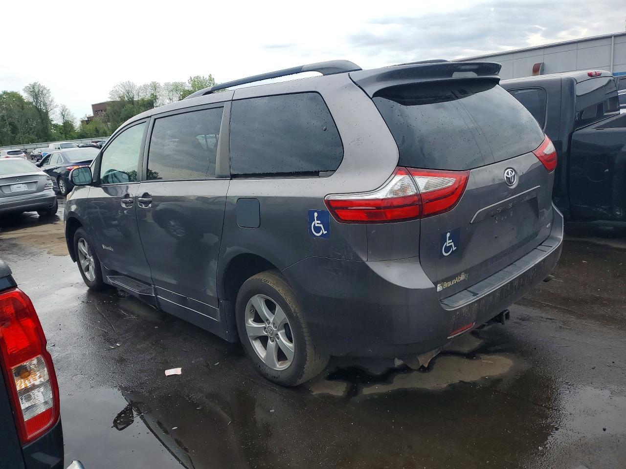 2016 TOYOTA SIENNA