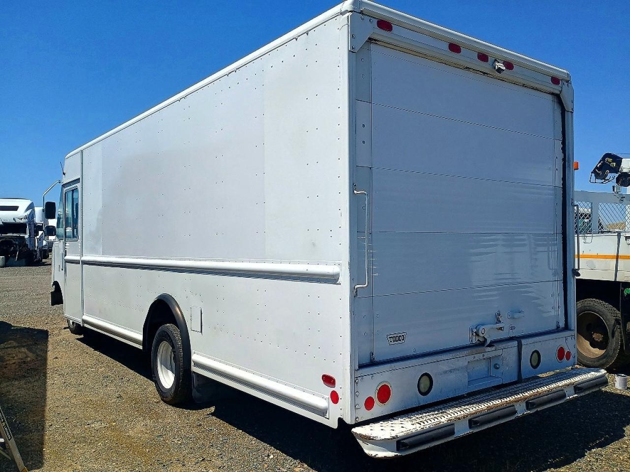 2010 FORD F59