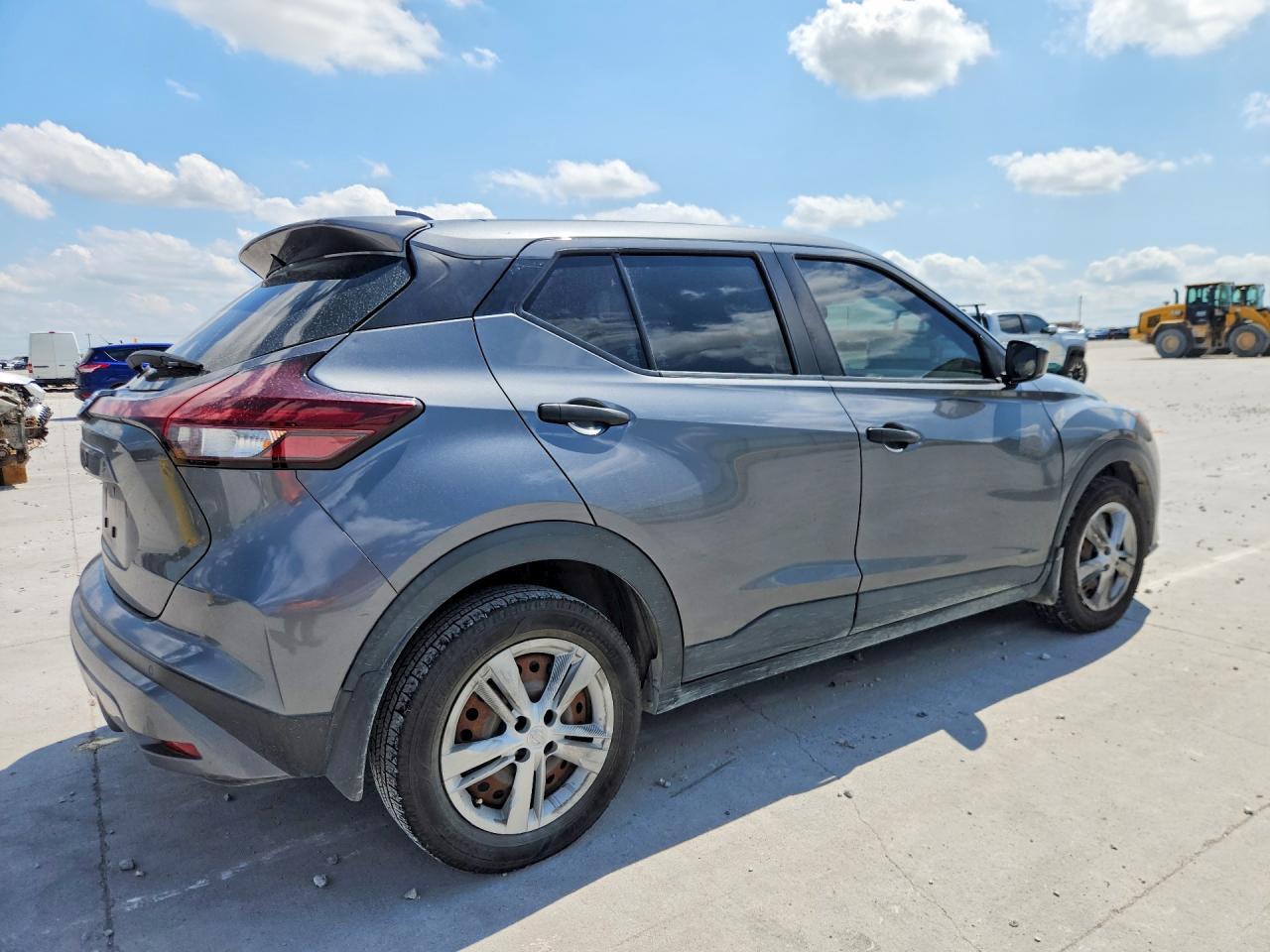 2021 NISSAN KICKS