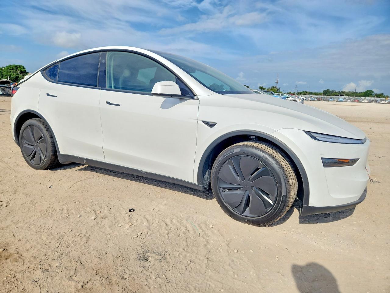 2026 TESLA MODEL Y