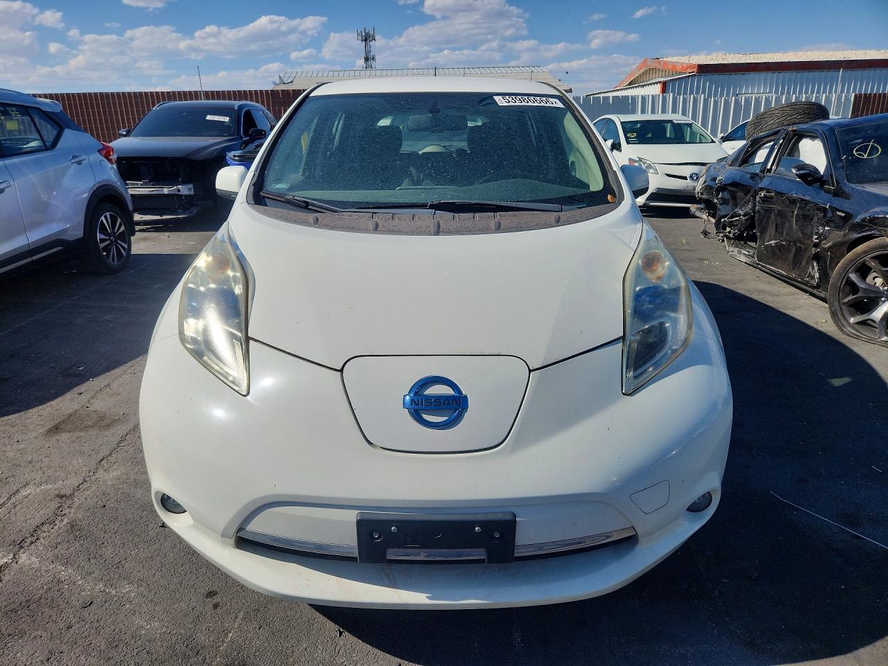 2015 NISSAN LEAF