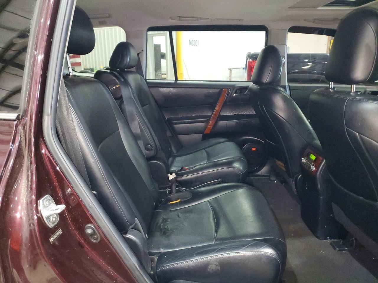2011 TOYOTA HIGHLANDER