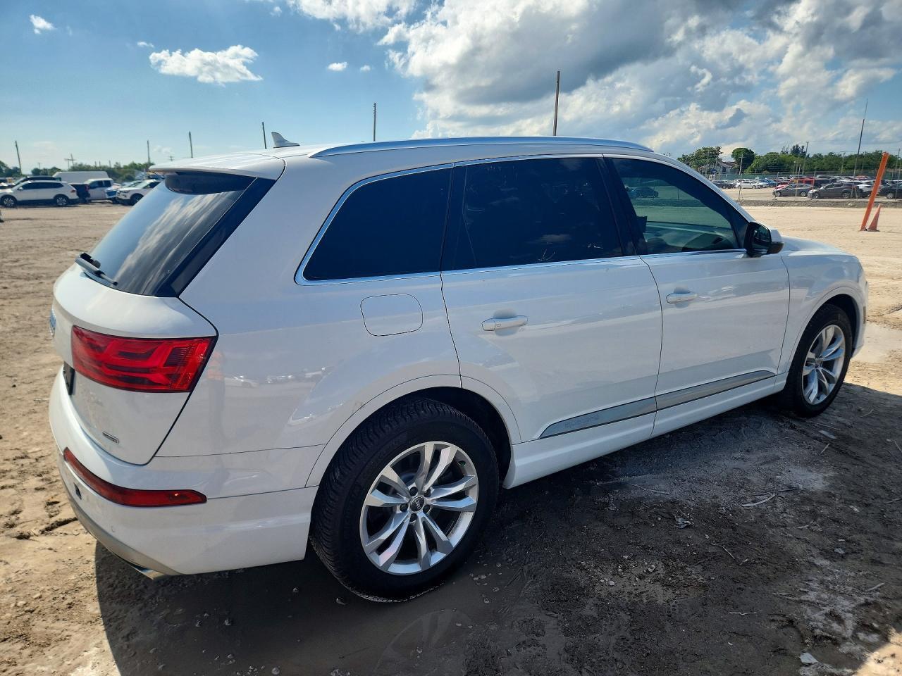 2017 AUDI Q7