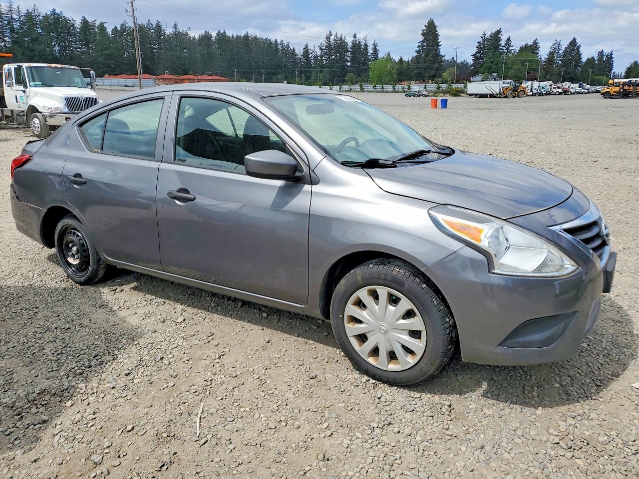 2016 NISSAN VERSA