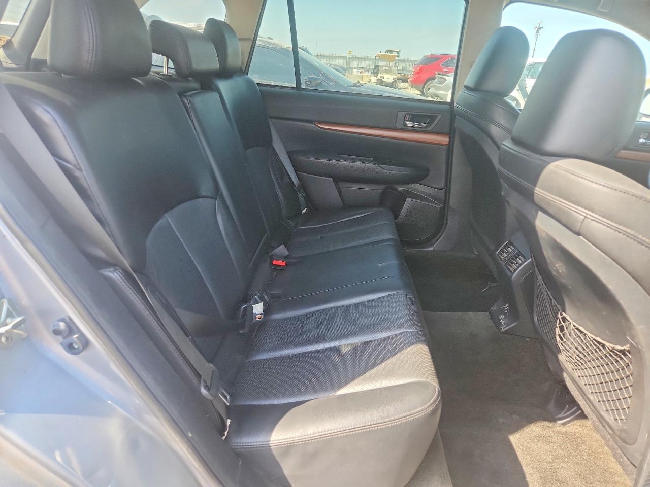 2013 SUBARU Outback