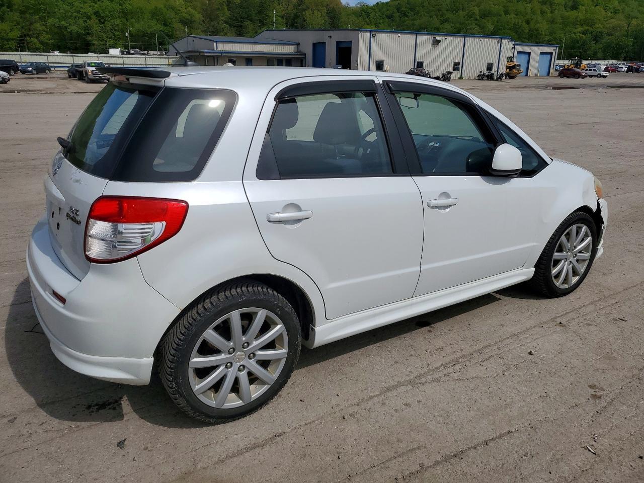 2013 SUZUKI SX4