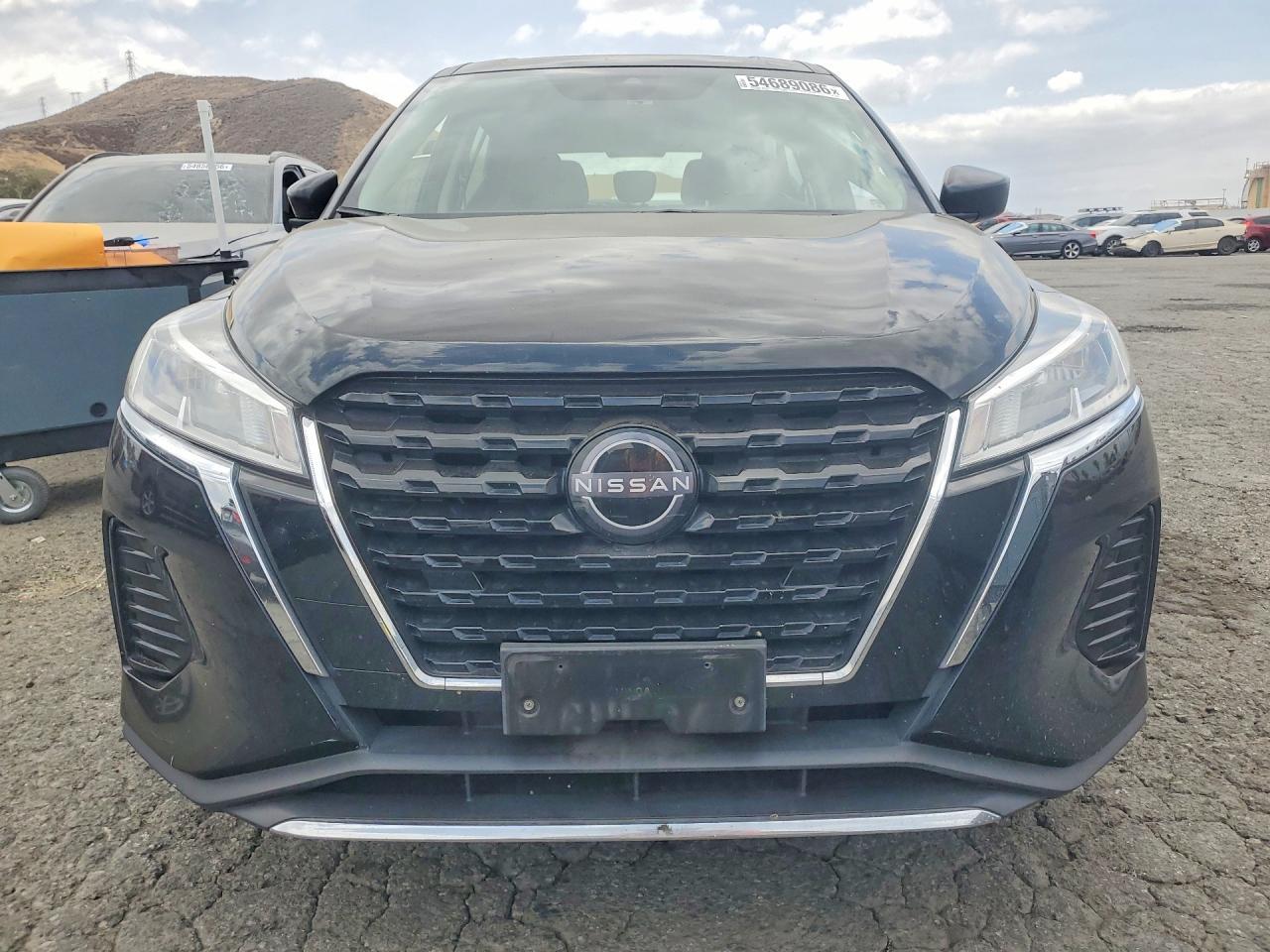 2023 NISSAN KICKS