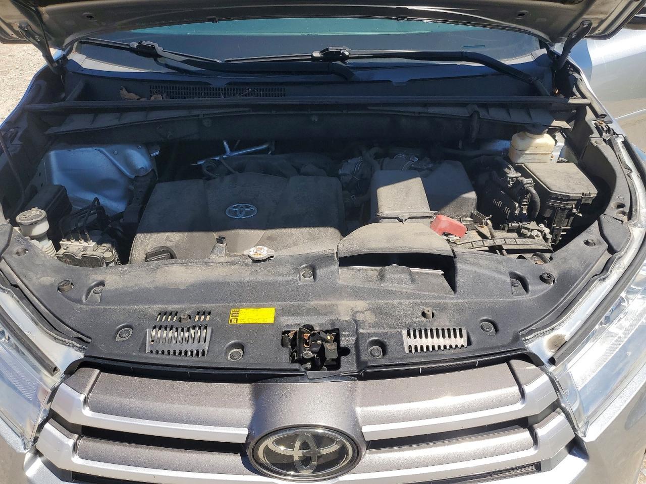 2018 TOYOTA HIGHLANDER
