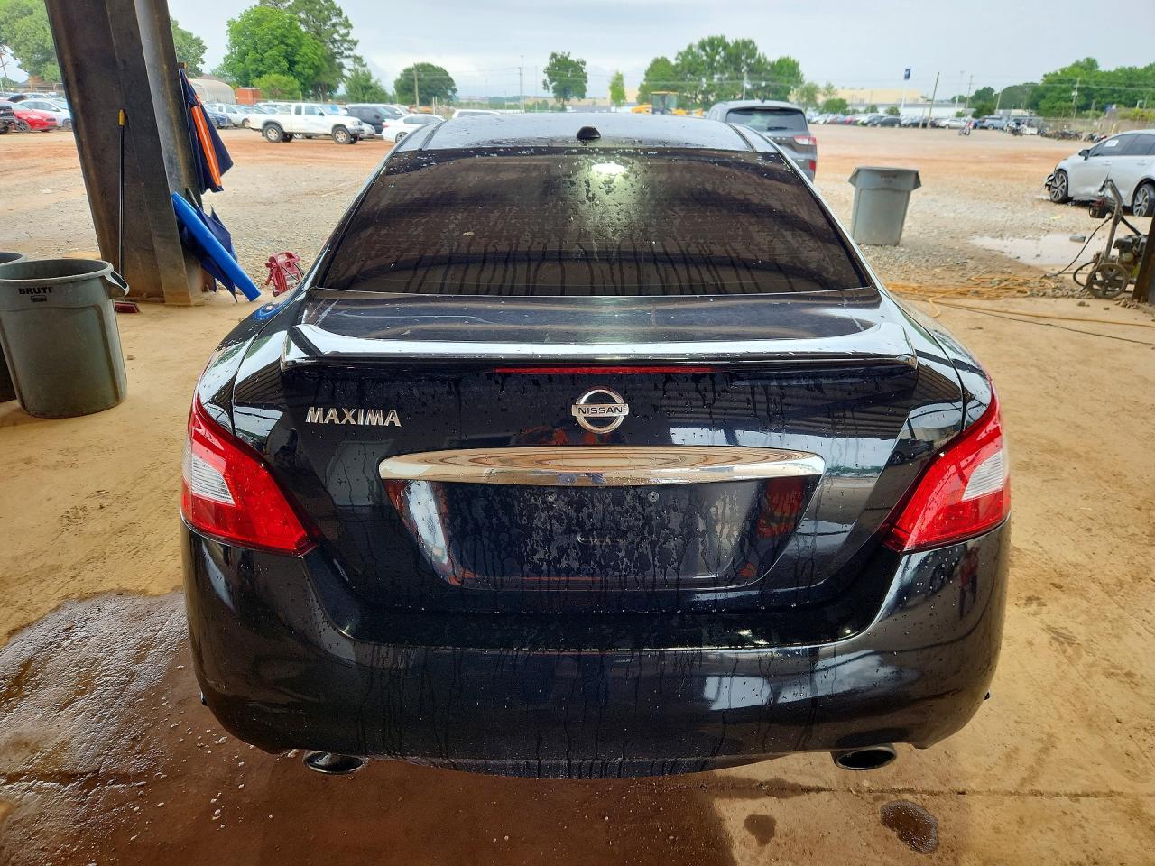2011 NISSAN Maxima