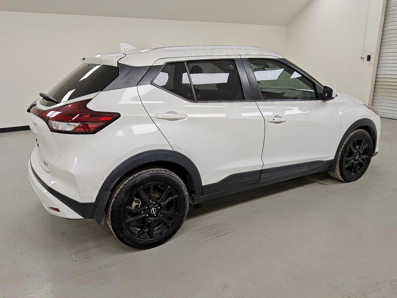 2023 NISSAN KICKS