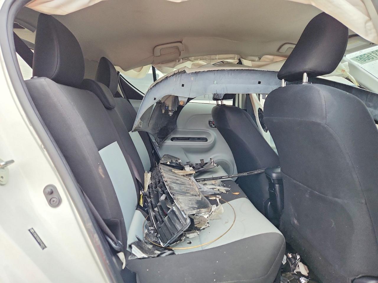 2013 TOYOTA Prius c
