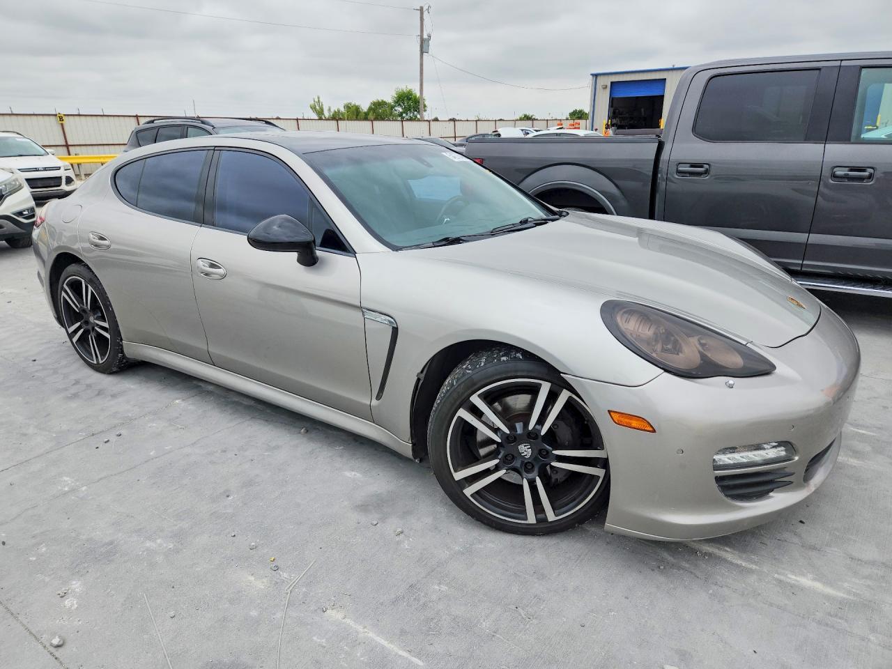 2012 PORSCHE Panamera