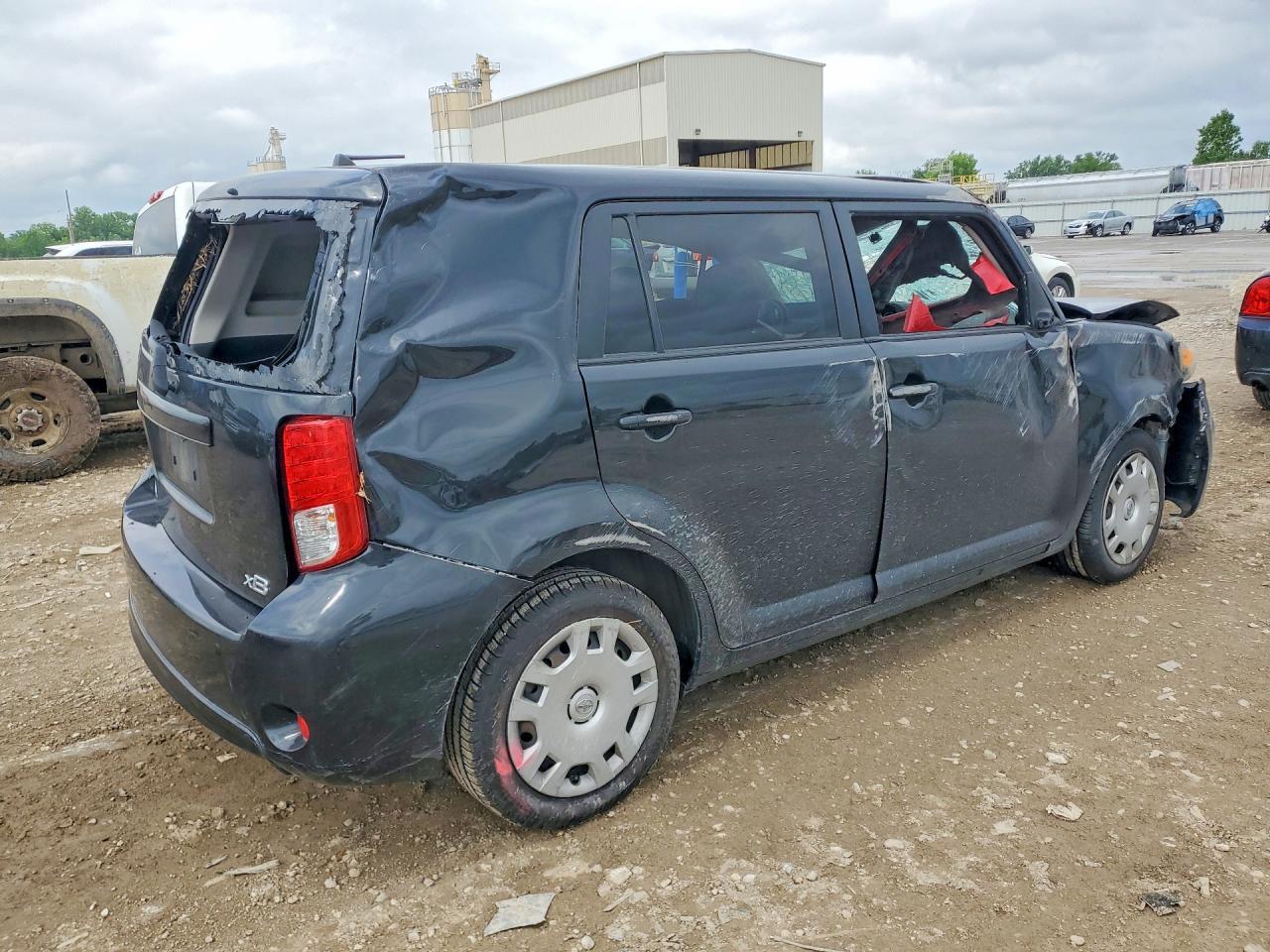 2015 TOYOTA Xb
