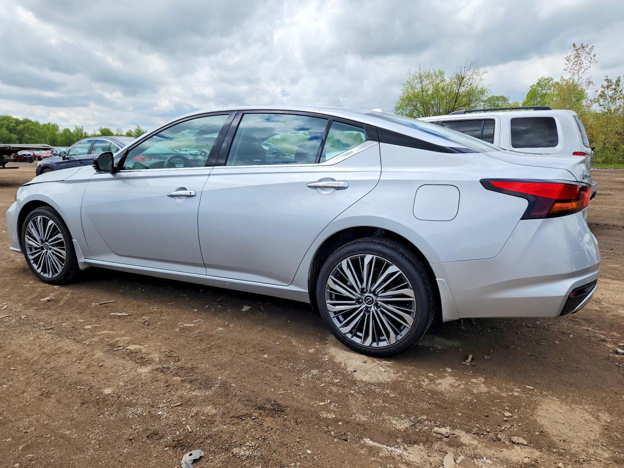 2024 NISSAN ALTIMA