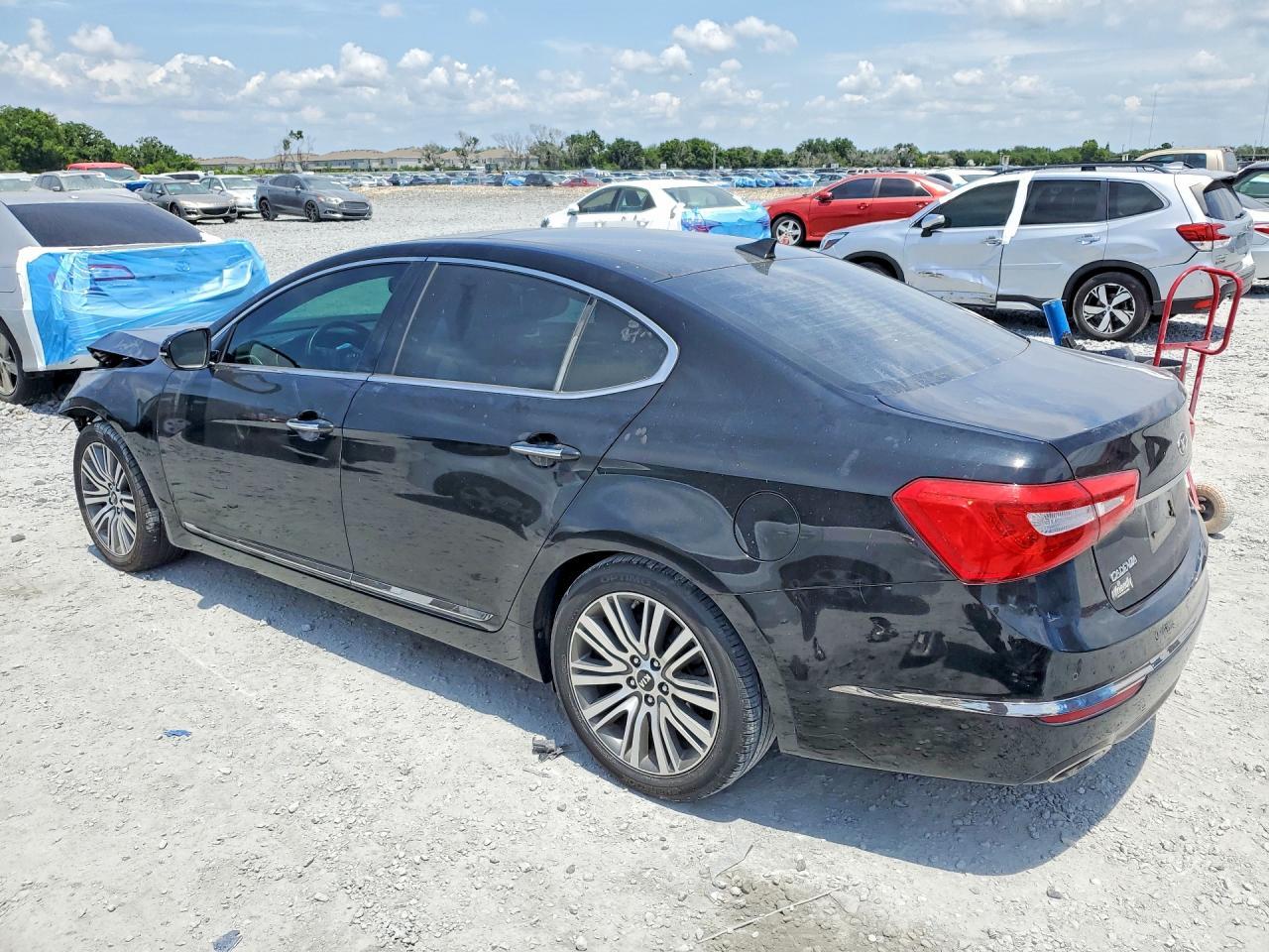 2016 KIA Cadenza
