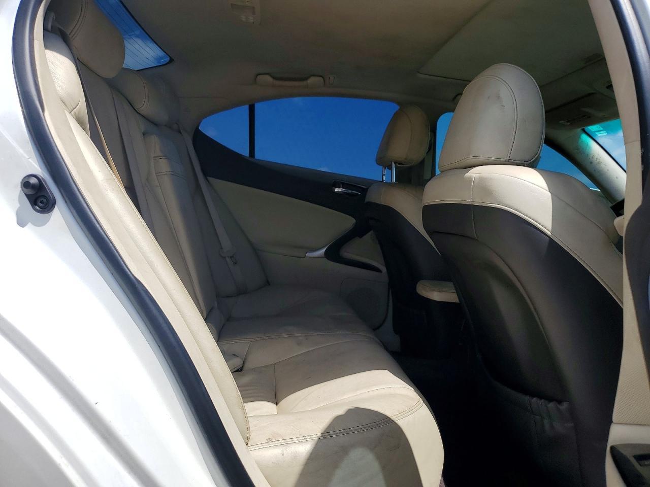 2013 LEXUS IS 250