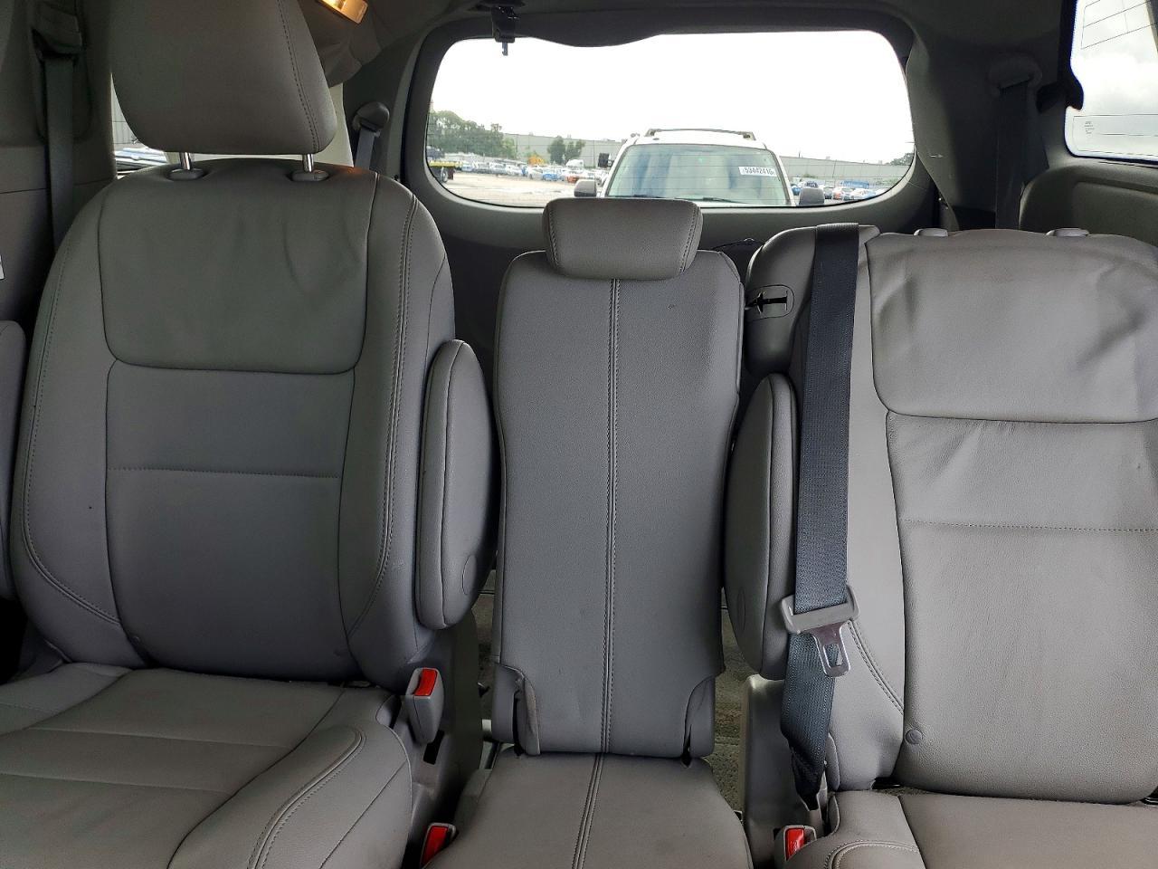2015 TOYOTA SIENNA