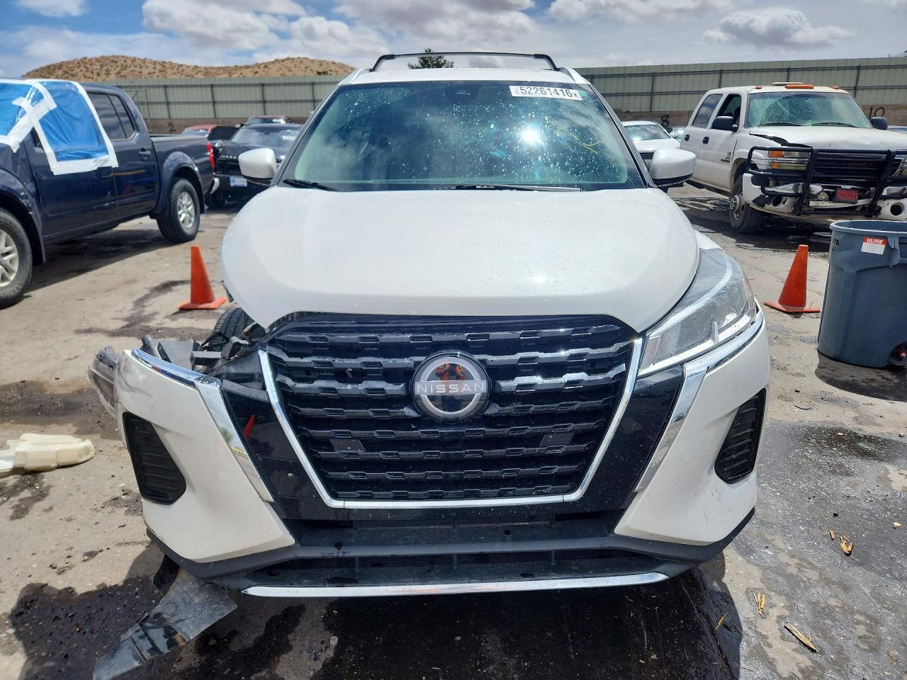2022 NISSAN KICKS