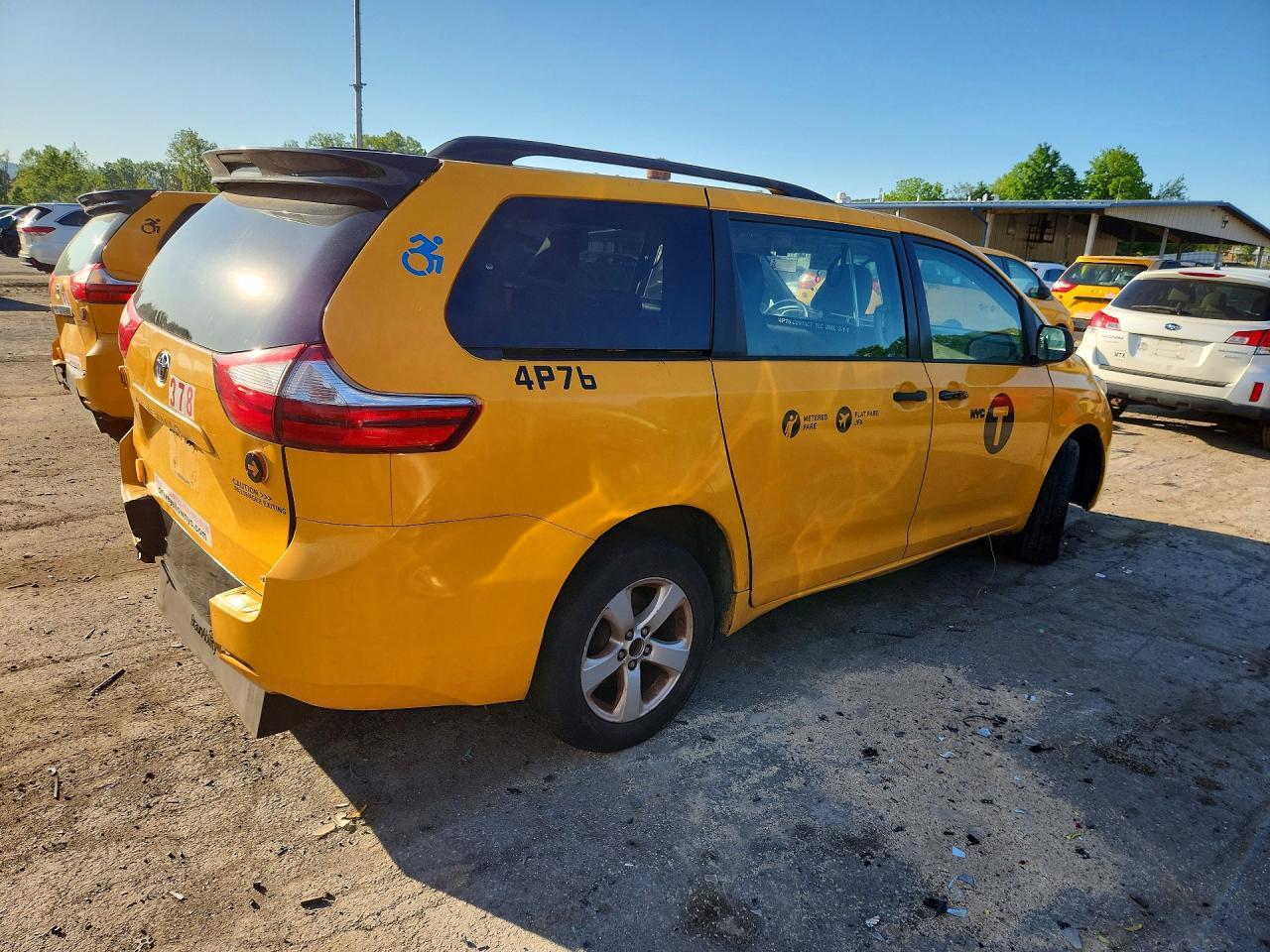 2016 TOYOTA SIENNA