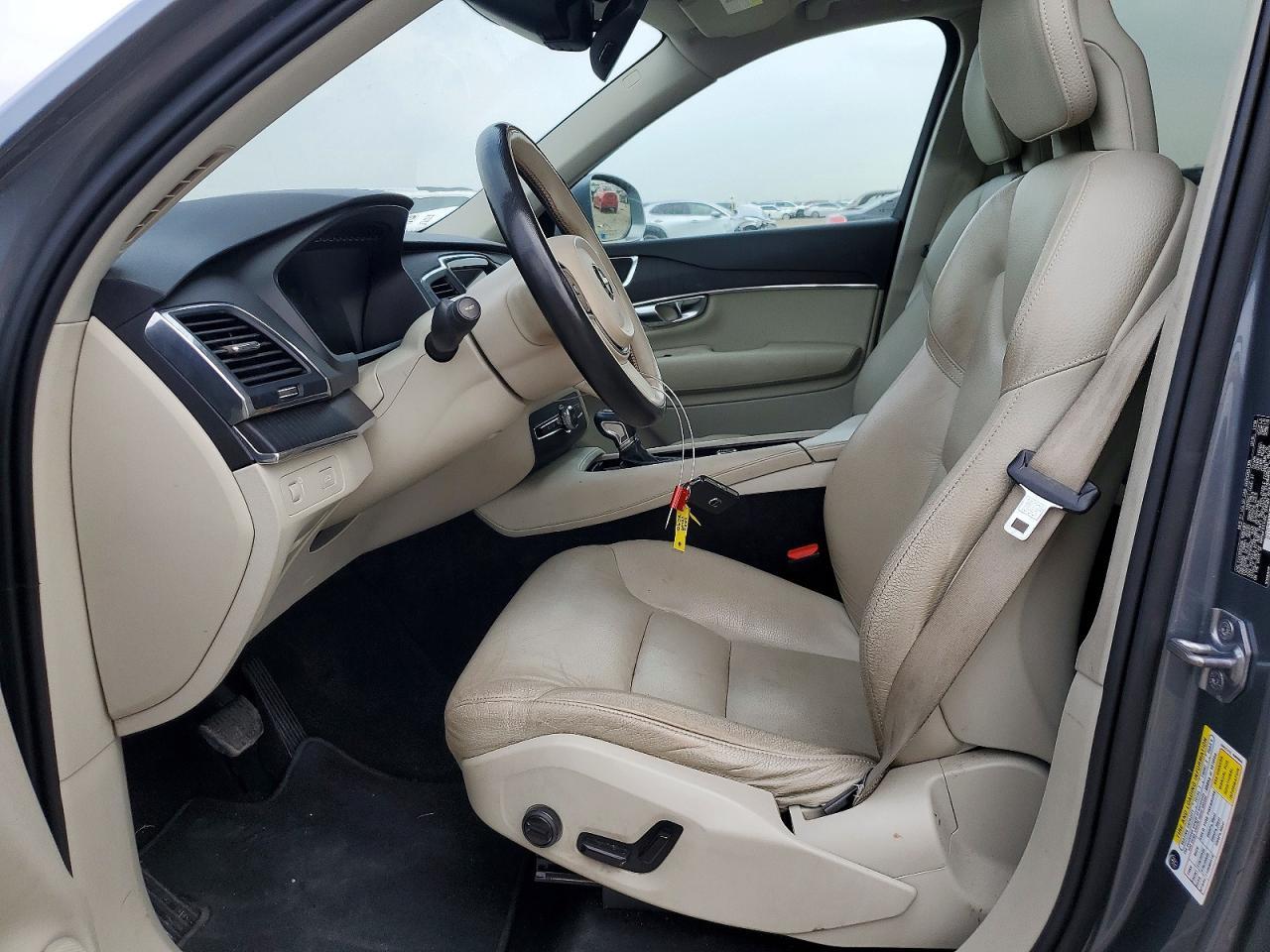 2020 VOLVO XC90