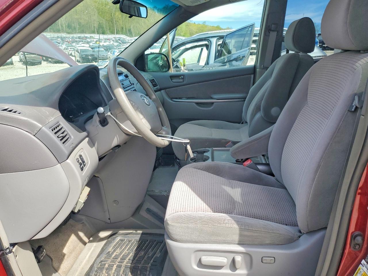 2006 TOYOTA SIENNA