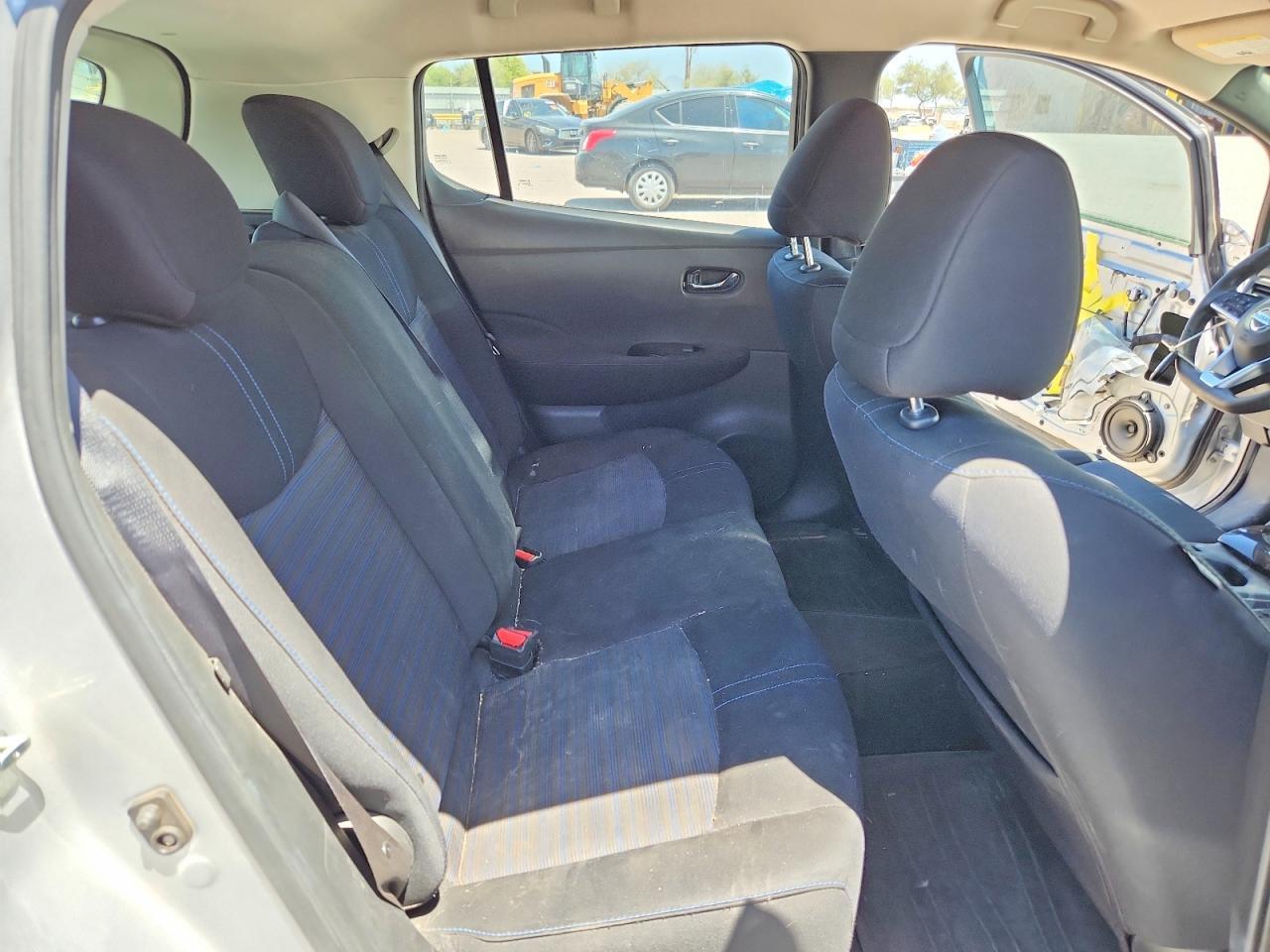 2019 NISSAN LEAF