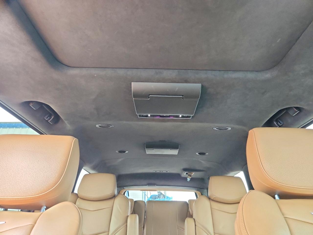 2017 CADILLAC Escalade ESV