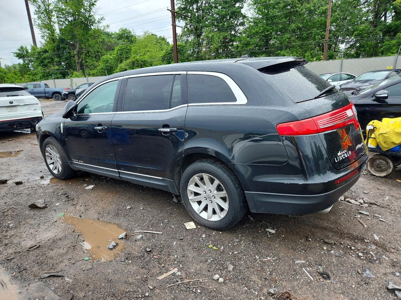 2015 LINCOLN MKT