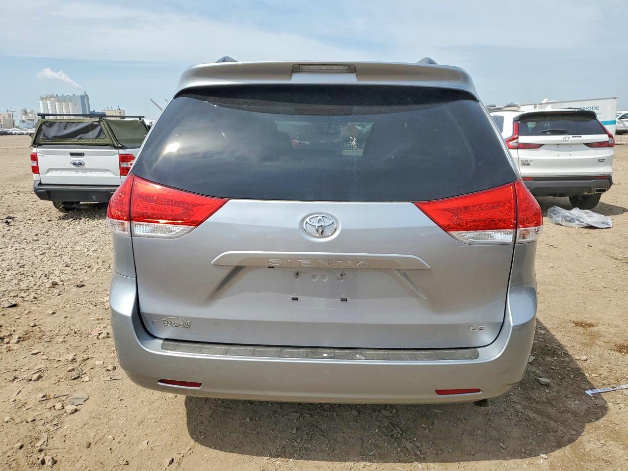 2012 TOYOTA SIENNA