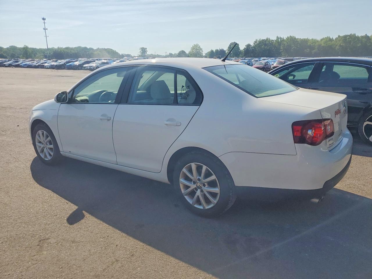 2010 VOLKSWAGEN JETTA