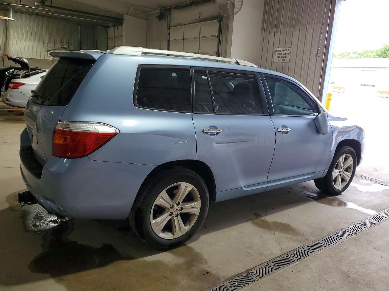 2010 TOYOTA HIGHLANDER