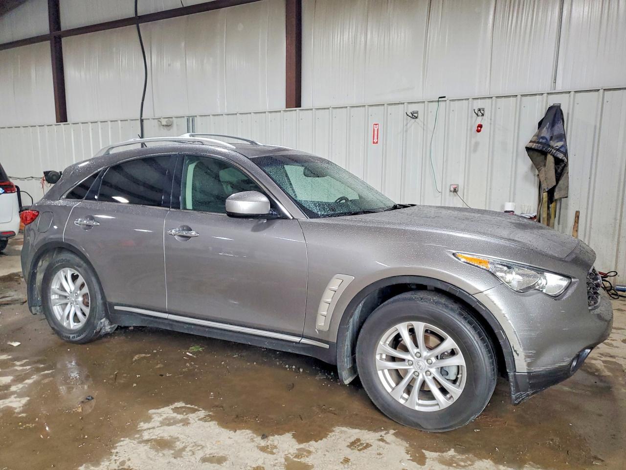 2010 INFINITI FX35