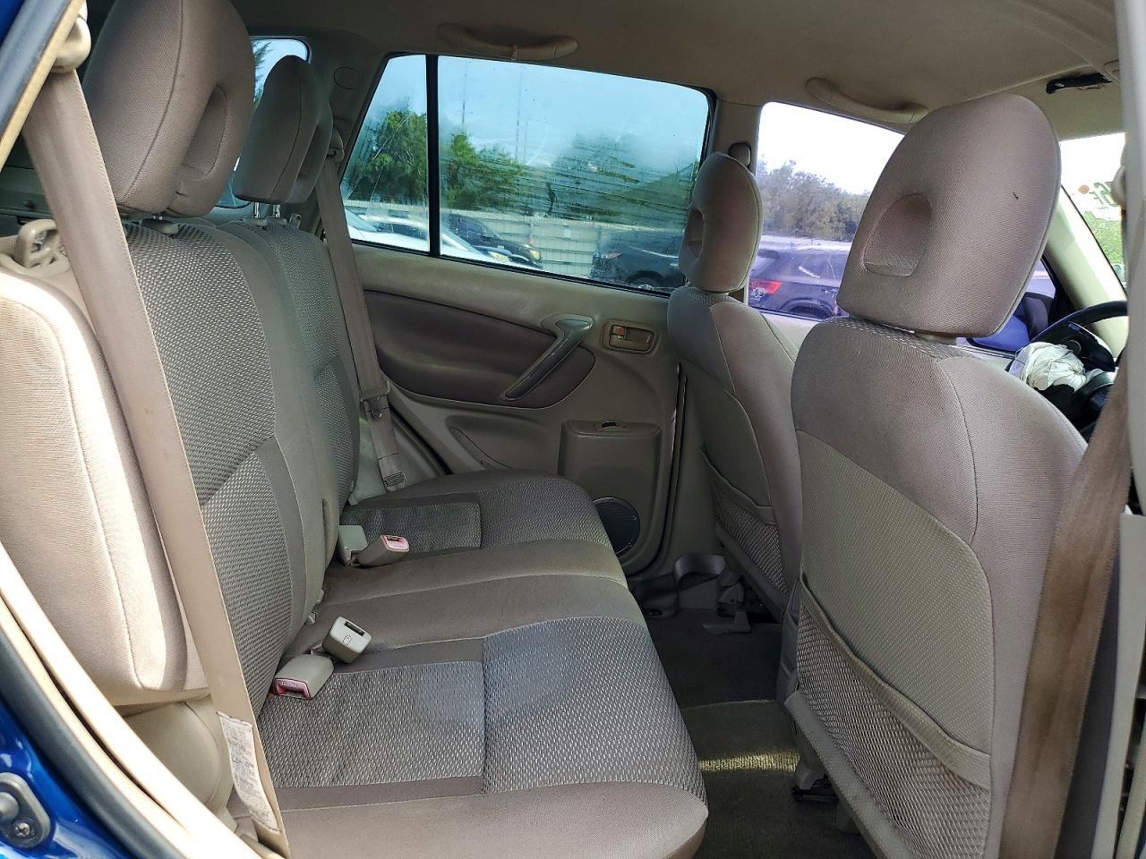 2004 TOYOTA RAV4