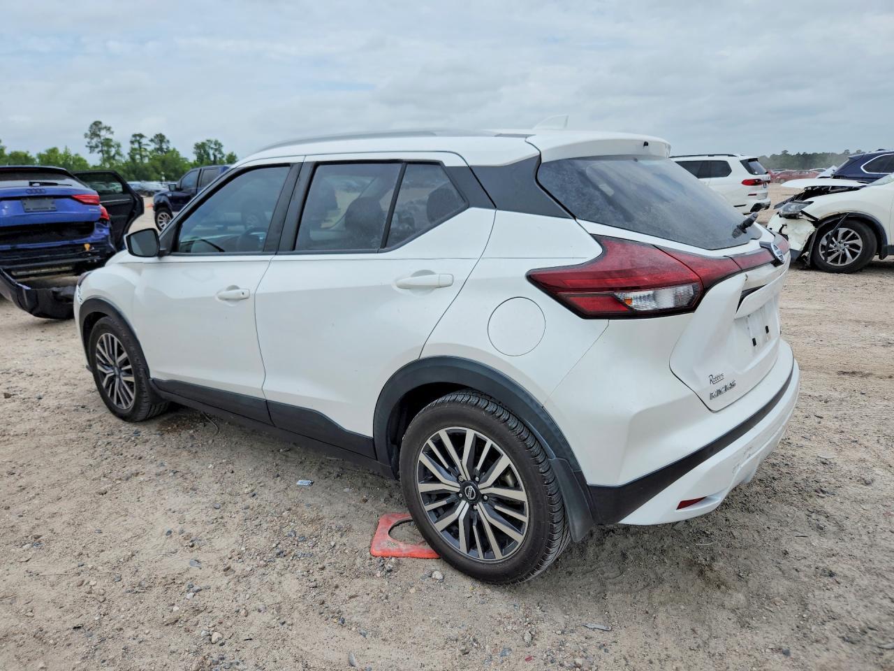 2021 NISSAN KICKS