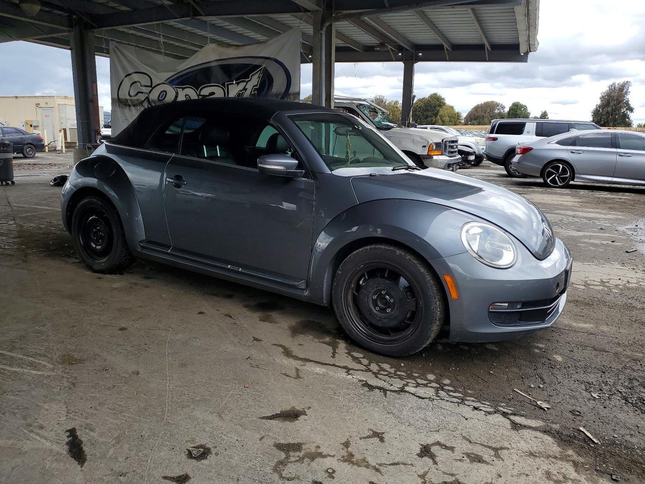 2013 VOLKSWAGEN Beetle