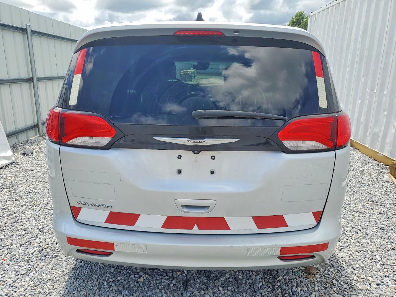 2023 CHRYSLER Voyager