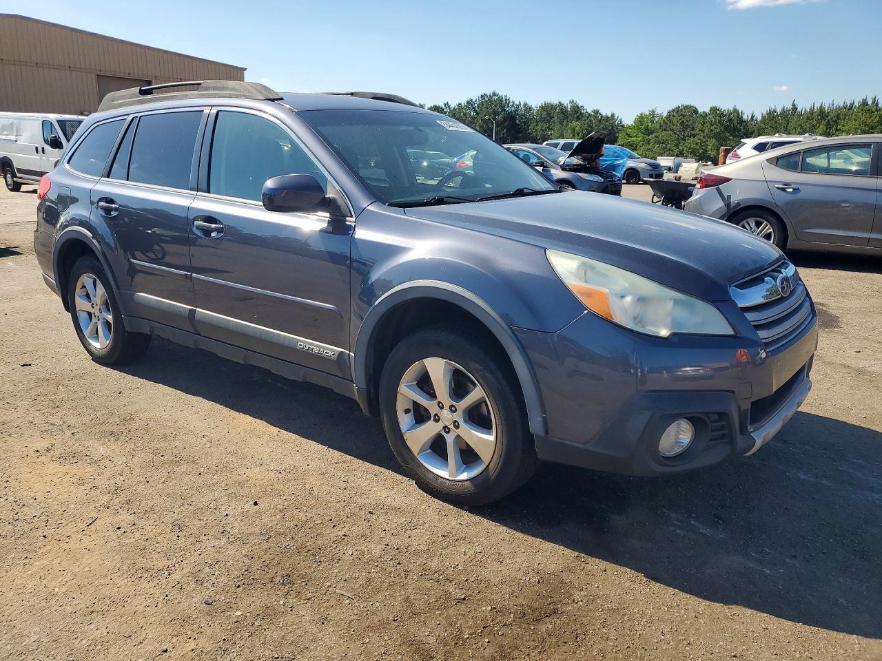 2014 SUBARU Outback