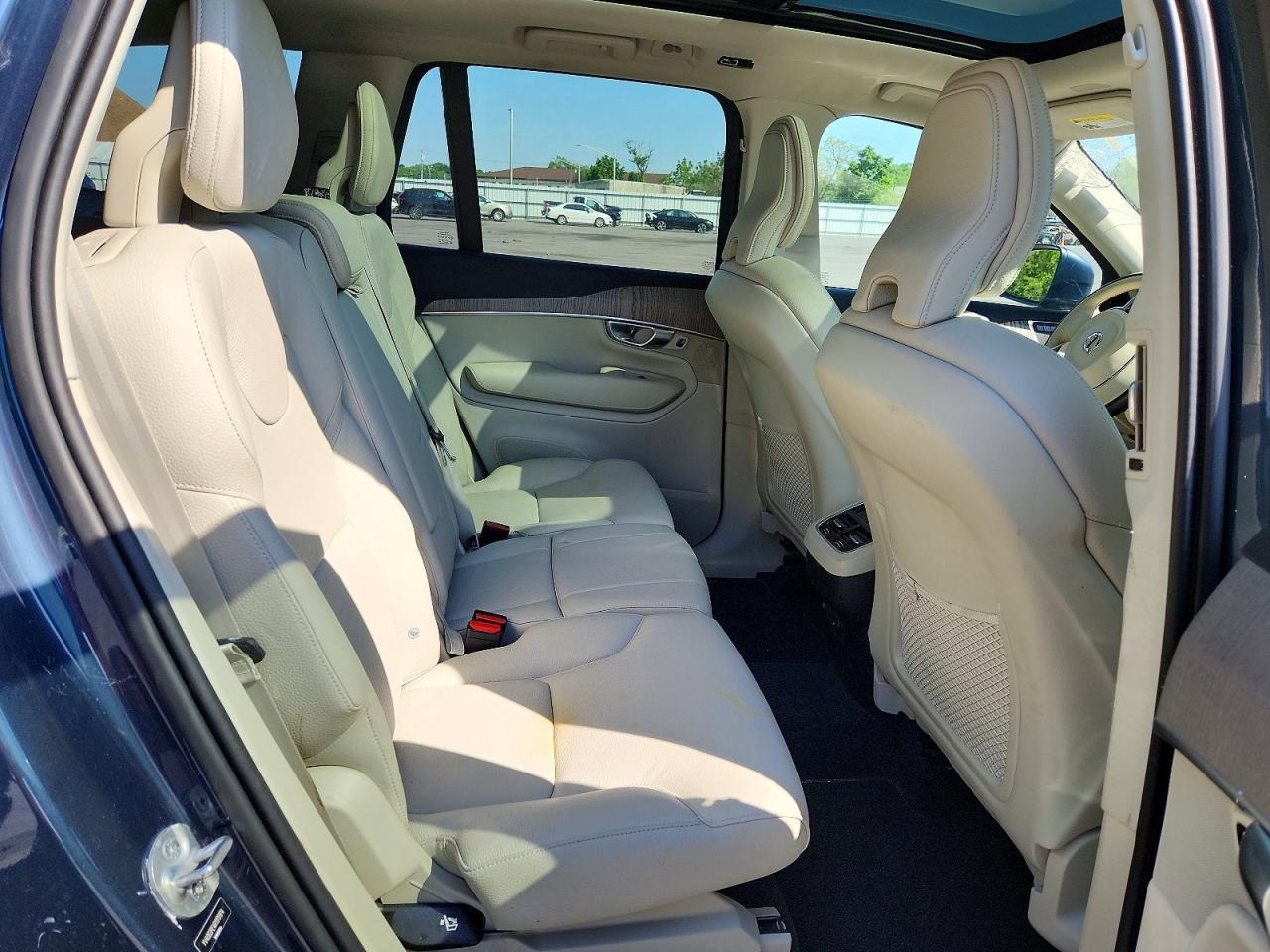 2024 VOLVO XC90