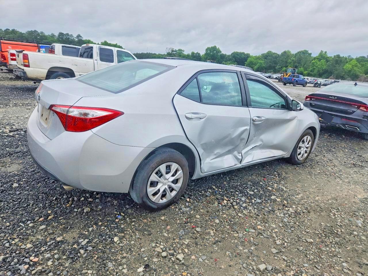 2015 TOYOTA COROLLA