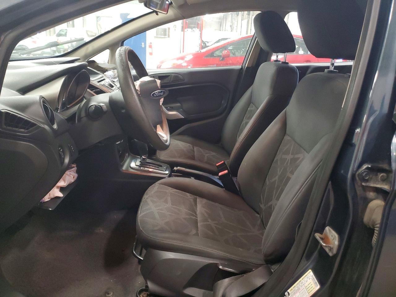 2011 FORD Fiesta