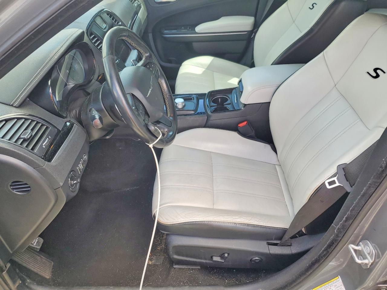 2019 CHRYSLER 300