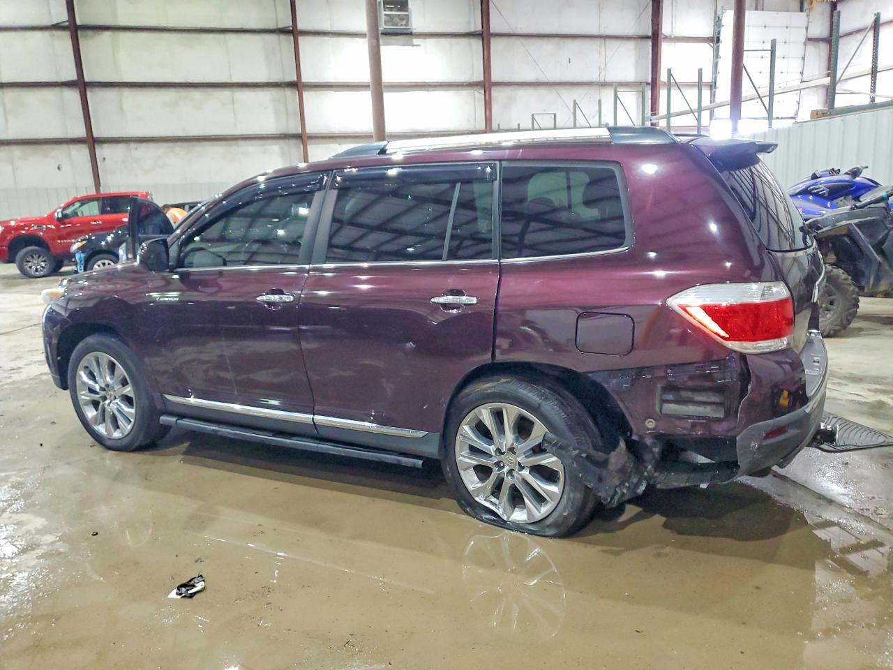 2011 TOYOTA HIGHLANDER