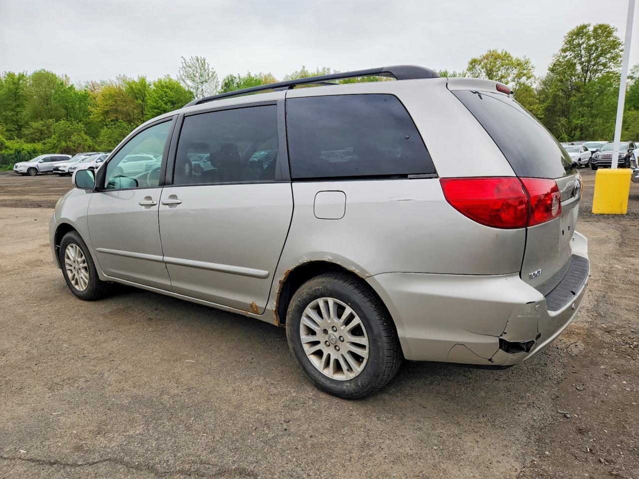 2008 TOYOTA SIENNA