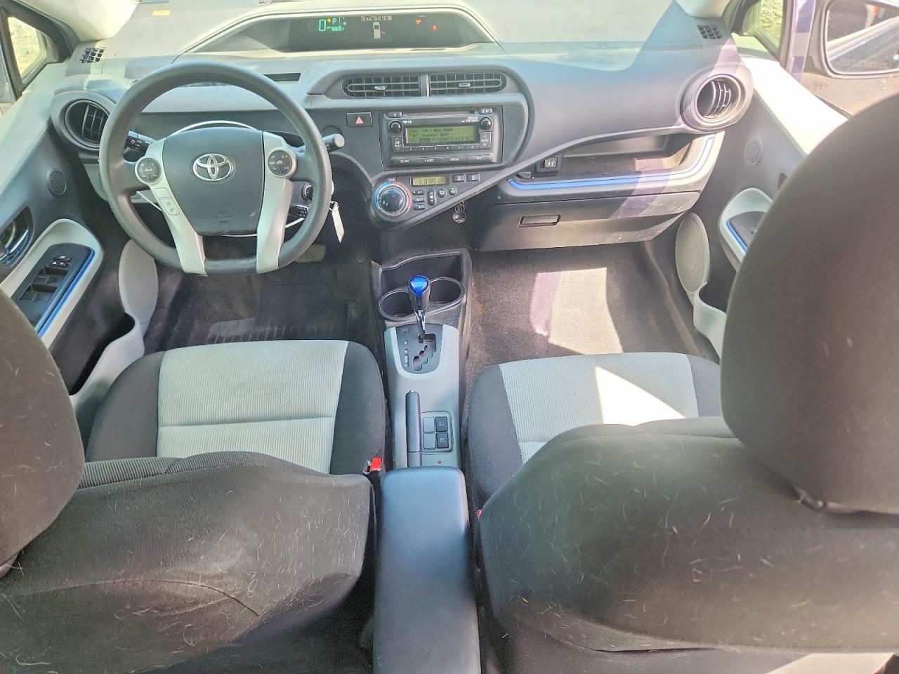 2013 TOYOTA Prius c