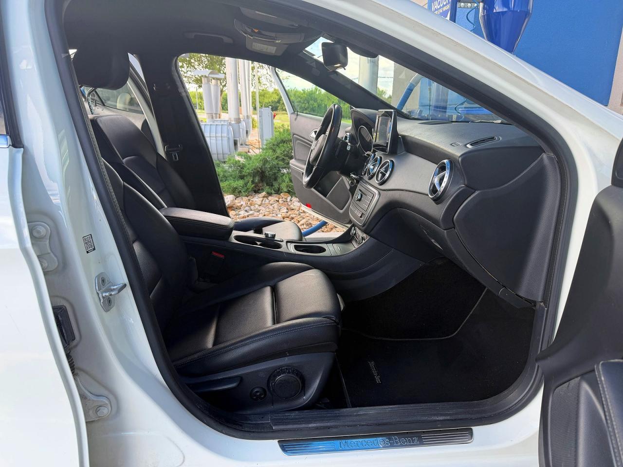 2016 MERCEDES-BENZ GLA-Class
