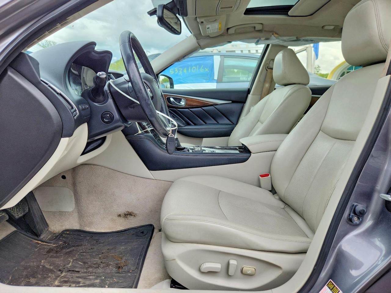 2015 INFINITI Q50