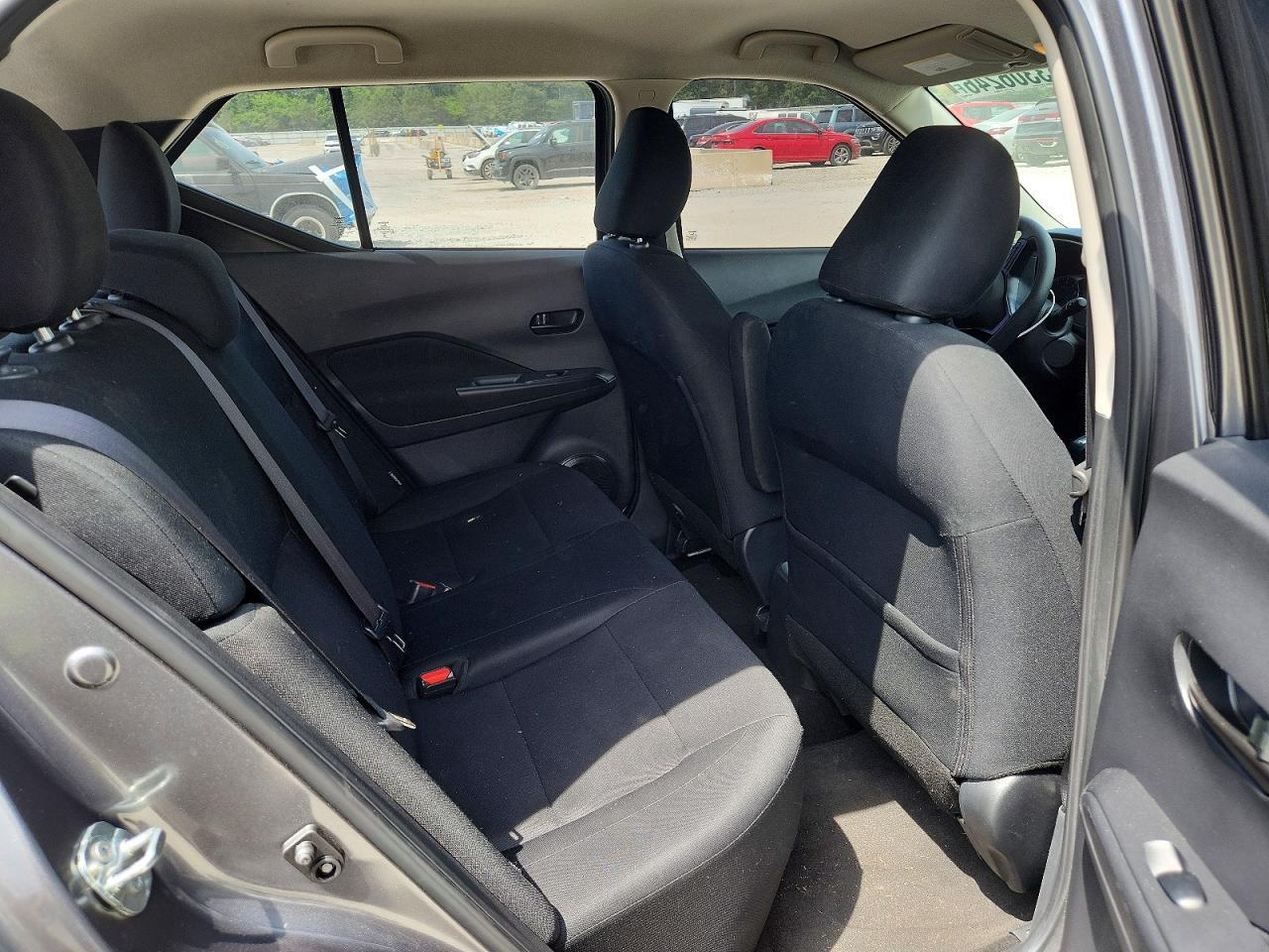 2024 NISSAN KICKS