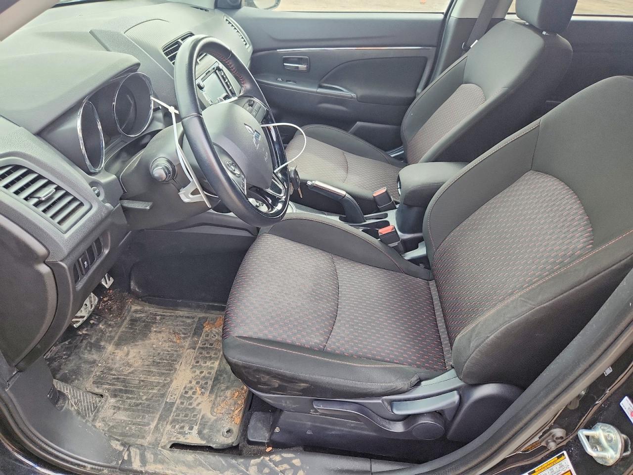 2017 MITSUBISHI RVR