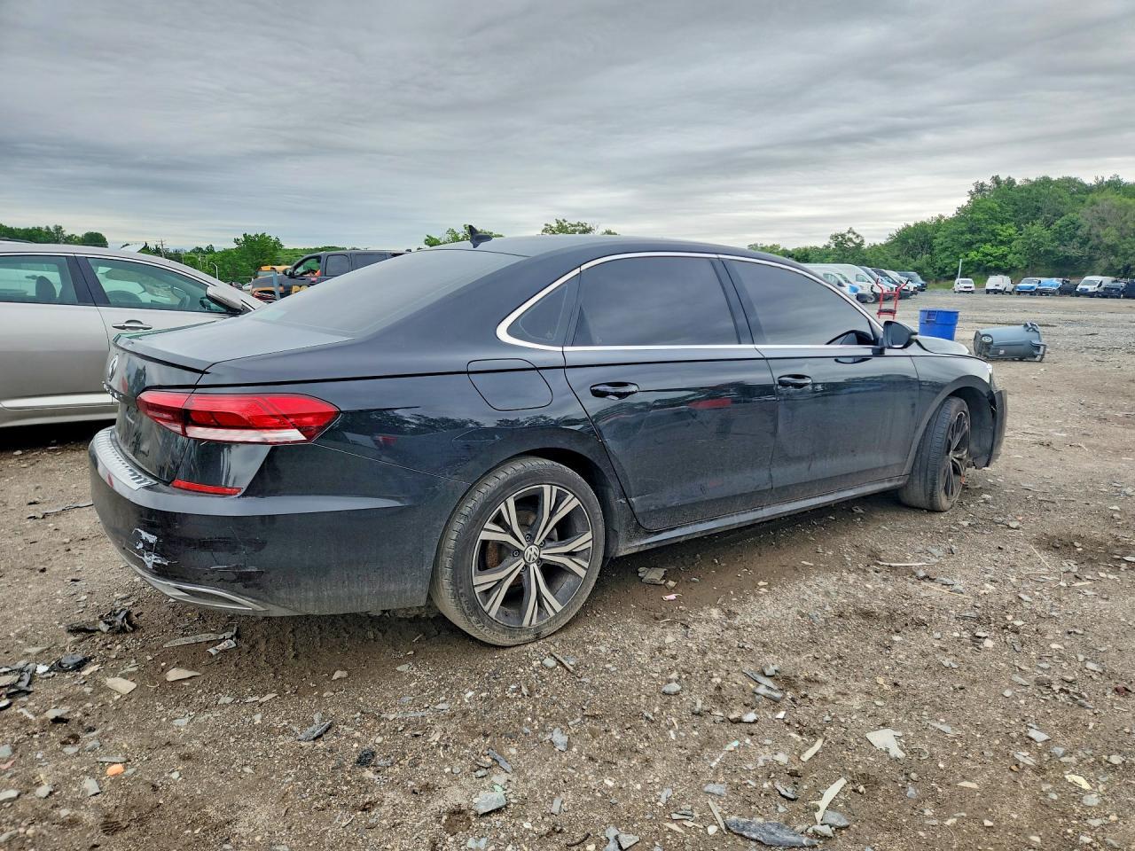 2021 VOLKSWAGEN Passat