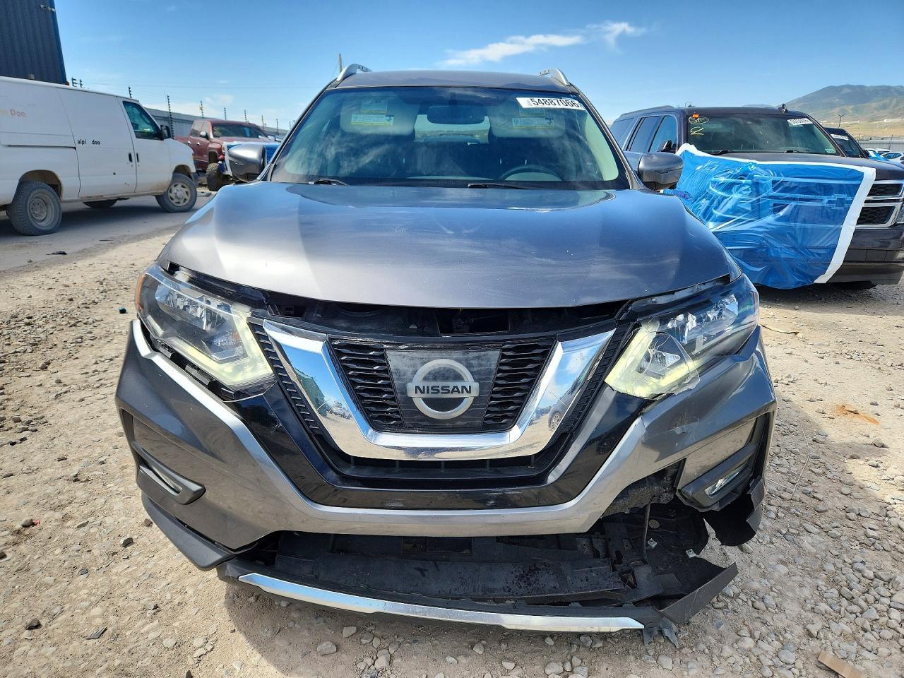 2017 NISSAN ROGUE